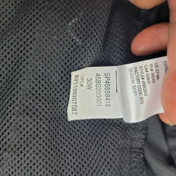 IZOD Golf Swing Flex Black Cargo Men's Shorts Size 30 sporty outdoor gorpcore - Picture 9 of 9